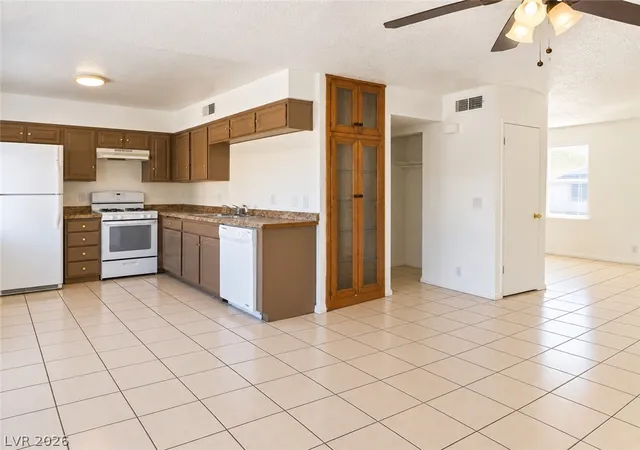 Photo 3 of Townhouse for sale at 3501 Mercury St #B, North Las Vegas, NV 89030 | MLS# 2820195 | Listing updated on 2026-09-23