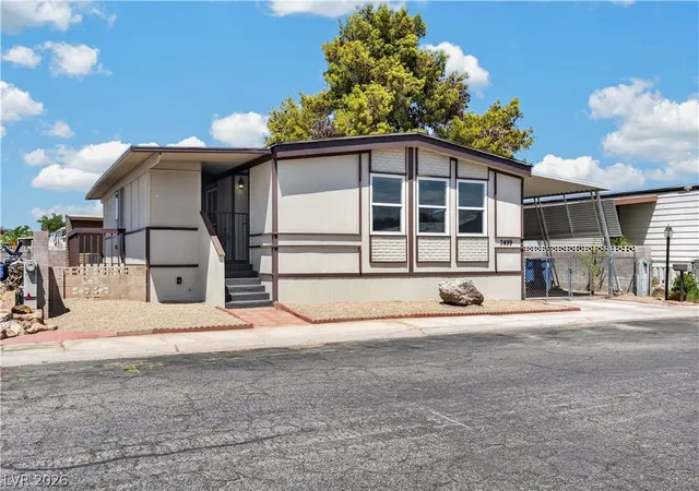 Photo 2 of Sale Pending at 3499 Katmai Dr, Las Vegas, NV 89122 | MLS# 2820266 | Listing updated on 2026-10-02
