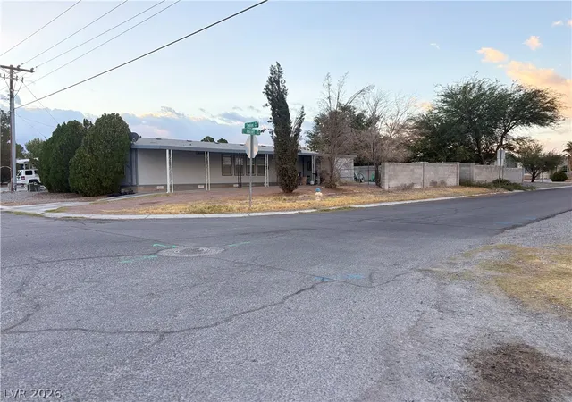 Photo 3 of Manufactured home for sale at 511 E Simkins Rd, Pahrump, NV 89060 | MLS# 2820307 | Listing updated on 2026-09-19