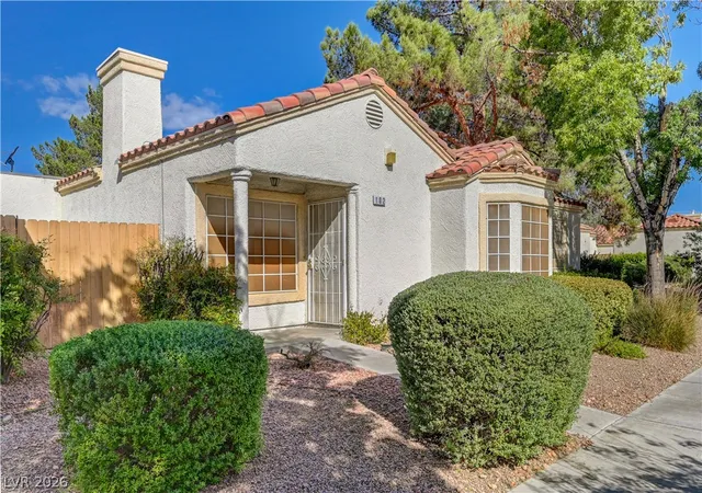 Listing Photo 2 - Condo for sale in building located at 5424 Tassara Wy, Las Vegas, NV 89108 - Unit #102
