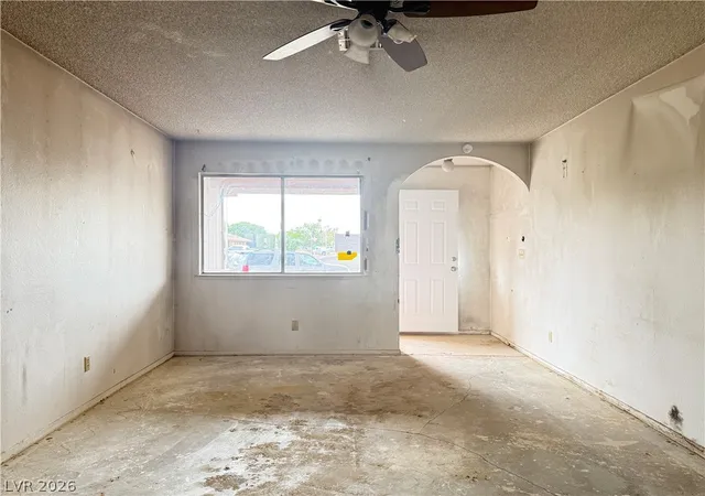 Photo 3 of Sale Pending at 4233 Kensington Way, Las Vegas, NV 89108 | MLS# 2820742 | Listing updated on 2026-10-03