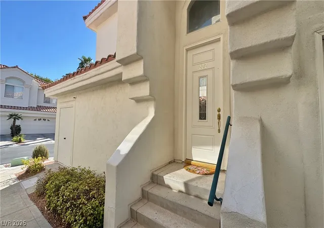 Listing Photo 5 - Condo for sale in building located at 7628 Vly Grn Dr, Las Vegas, NV 89149 - Unit #202