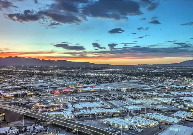 Photo 3 of Condo for sale at 2000 Fashion Show Dr #5018, Las Vegas, NV 89109 | MLS# 2820950 | Listing updated on 2026-09-23