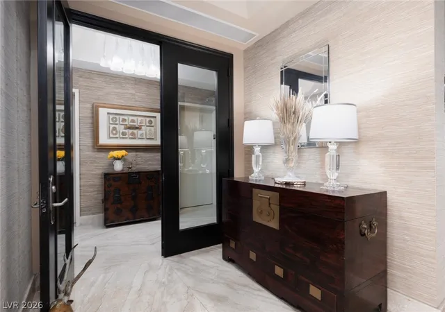 Listing Photo 4 - Condo for sale in building located at 2777 Paradise Rd, Las Vegas, NV 89109 - Unit #3302