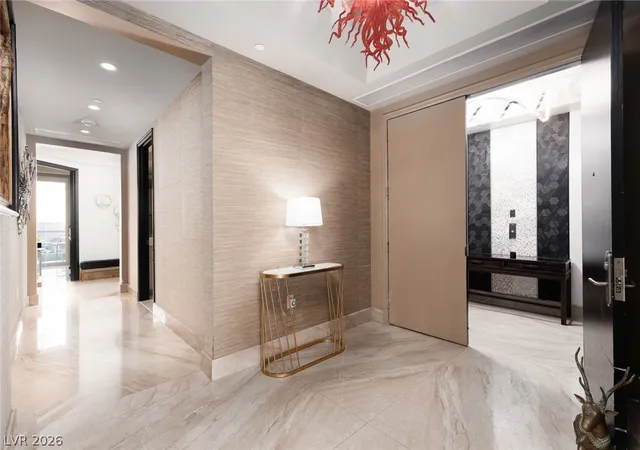 Listing Photo 5 - Condo for sale in building located at 2777 Paradise Rd, Las Vegas, NV 89109 - Unit #3302