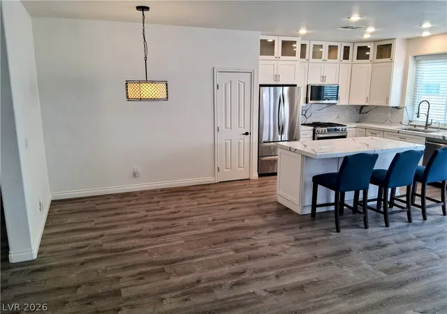 Listing Photo 5 - Condo for sale in building located at 9116 Kings Town Ave, Las Vegas, NV 89145