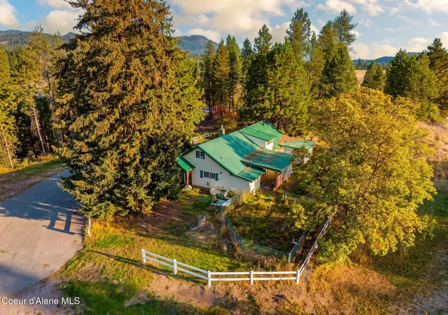 Photo 2 of Single family home for sale at 114 Bayview Rd, Athol, ID 83801 | MLS# 26-4648 | Listing updated on 2026-10-16