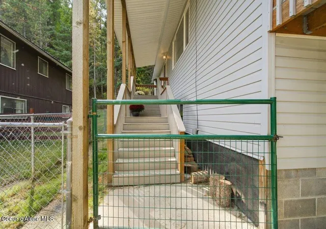 Photo 3 of Sale Pending at 2006 Boundary Loop, Saint Maries, ID 83861 | MLS# 26-5715 | Listing updated on 2026-09-17