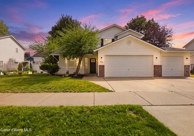 Single family home for sale at 9166 N Entiate Dr, Hayden, ID 83835 | MLS# 26-5718