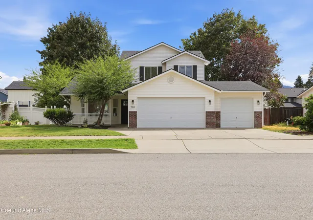 Photo 2 of Single family home for sale at 9166 N Entiate Dr, Hayden, ID 83835 | MLS# 26-5718 | Listing updated on 2026-09-21