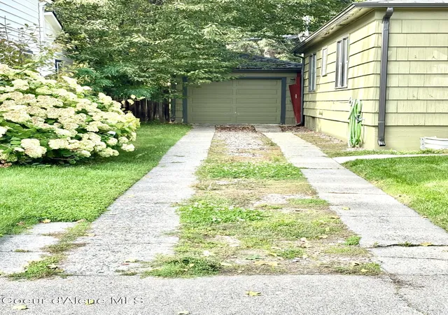 Photo 2 of Single family home for sale at 957 N 7th Street, Coeur D Alene, ID 83814 | MLS# 26-6145 | Listing updated on 2026-09-25