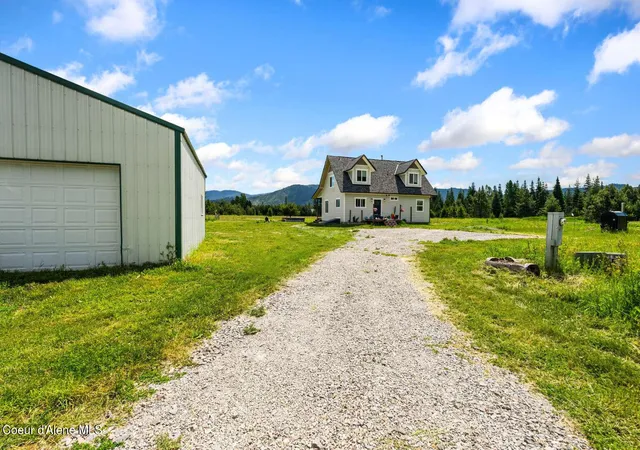 Photo 3 of Single family home for sale at 2301 Mc Arthur Lake Rd, Naples, ID 83847 | MLS# 26-6340 | Listing updated on 2026-09-10