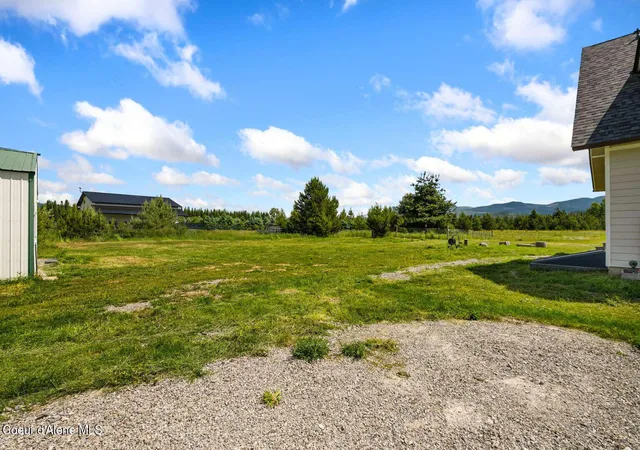 Photo 4 of Single family home for sale at 2301 Mc Arthur Lake Rd, Naples, ID 83847 | MLS# 26-6340 | Listing updated on 2026-09-10