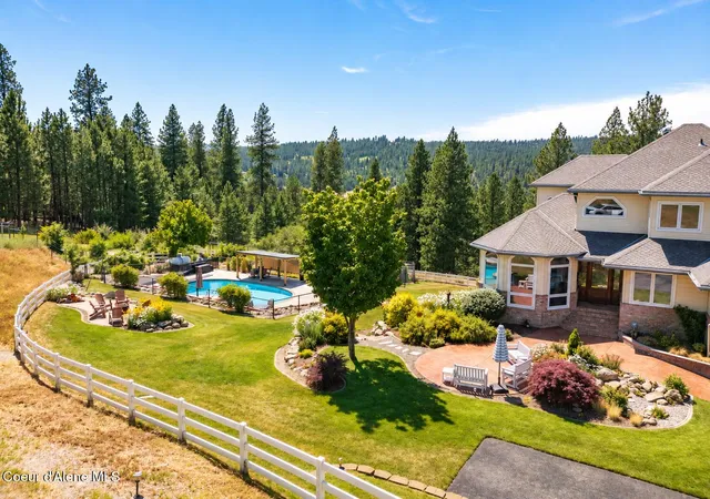 Photo 2 of Mansion for sale at 18634 W Quail Ln, Post Falls, ID 83854 | MLS# 26-7255 | Listing updated on 2026-09-17