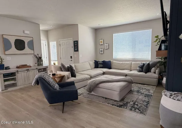 Photo 3 of Single family home for sale at 229 E Sandmyrtle Ave, Hayden, ID 83835 | MLS# 26-7094 | Listing updated on 2026-09-01