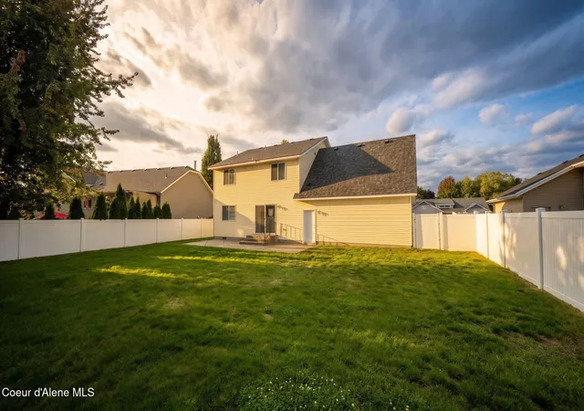 Photo 3 of Sale Pending at 8210 N Brookside Dr, Hayden, ID 83835 | MLS# 26-9311 | Listing updated on 2026-09-15