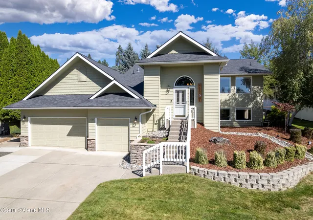 Photo 3 of Sale Pending at 7784 N Sundance Dr, Coeur D Alene, ID 83815 | MLS# 26-7640 | Listing updated on 2026-10-17