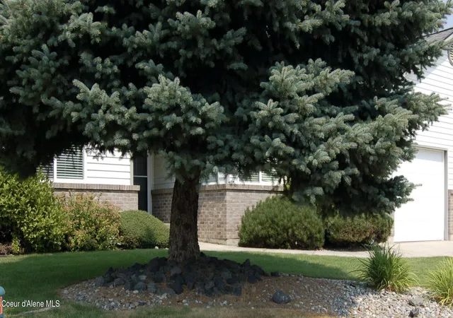Photo 2 of Sale Pending at 1081 W Woodlawn Dr #1, Hayden, ID 83835 | MLS# 26-8118 | Listing updated on 2026-10-23