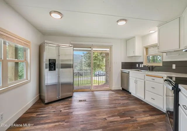 Photo 2 of Manufactured home for sale at 227 Summit Blvd, Priest River, ID 83856 | MLS# 26-8963 | Listing updated on 2026-09-10