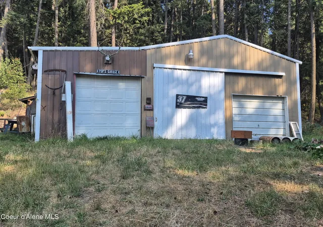 Photo 2 of Single family home for sale at 9900 S Lakeview Ln, Harrison, ID 83833 | MLS# 26-8214 | Listing updated on 2026-09-01