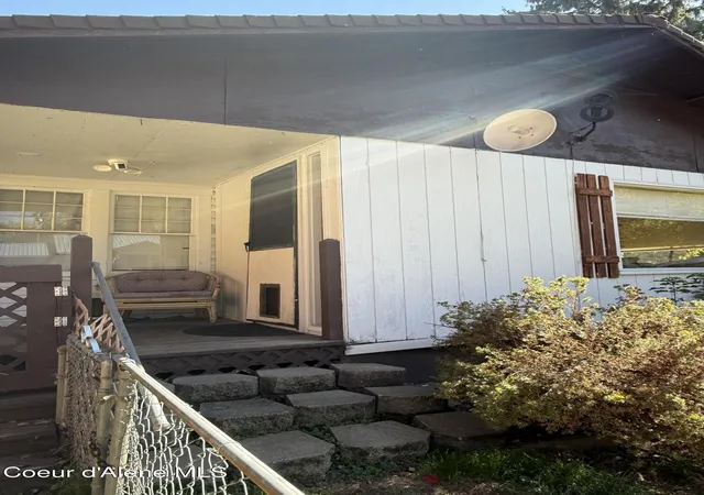 Photo 3 of Single family home for sale at 430 S 12th Street, Saint Maries, ID 83861 | MLS# 26-8591 | Listing updated on 2026-10-14