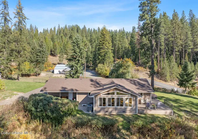 Photo 2 of Single family home for sale at 8035 W Meadowbrook Loop, Coeur D'alene, ID 83814 | MLS# 26-8661 | Listing updated on 2026-10-21
