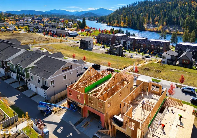 Photo 3 of Single family home for sale at 2573 W Top Saw Ln, Coeur D'alene, ID 83814 | MLS# 26-8812 | Listing updated on 2026-10-08