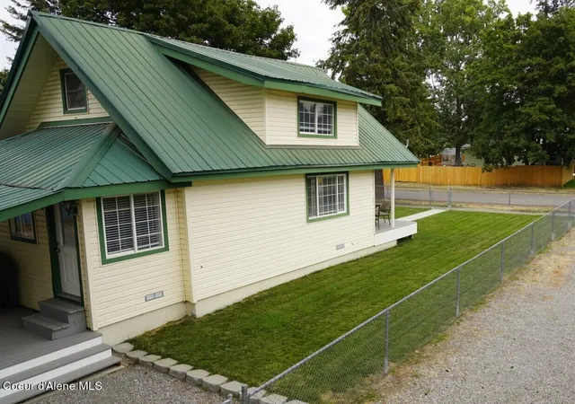 Photo 4 of Single family home for sale at 32329 N 6Th Ave, Spirit Lake, ID 83869 | MLS# 26-8666 | Listing updated on 2026-09-04