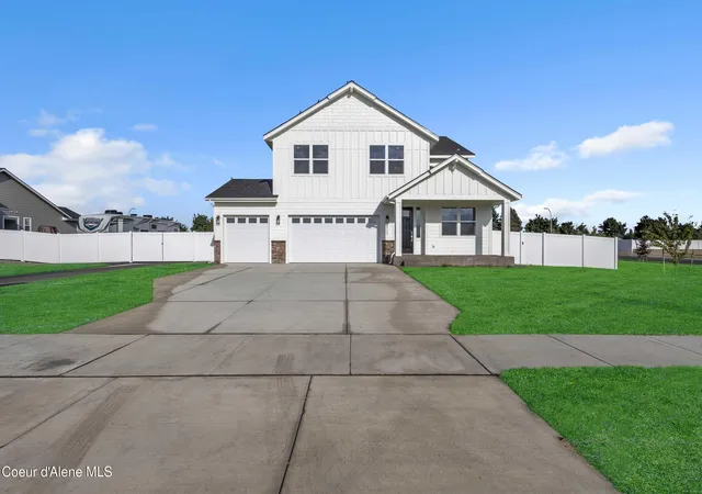 Photo 3 of Single family home for sale at 3013 N Cassiopeia St, Post Falls, ID 83854 | MLS# 26-8828 | Listing updated on 2026-09-13