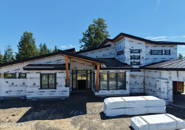 Photo 3 of Sale Pending at 16920 S Magma Ln, Coeur D Alene, ID 83814 | MLS# 26-9013 | Listing updated on 2026-09-02