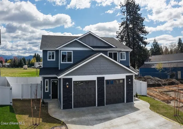 Photo 1 of Townhouse for sale at 188 E Lobo Loop, Hayden, ID 83835 | MLS# 26-9056 | Listing updated on 2026-09-04