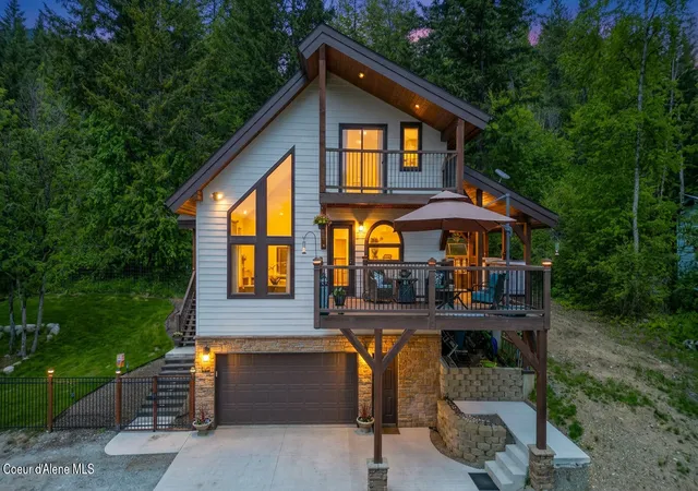 Photo 3 of Single family home for sale at 101 Spring View Ln, Sagle, ID 83860 | MLS# 26-9230 | Listing updated on 2026-09-29