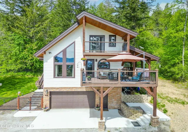 Photo 4 of Single family home for sale at 101 Spring View Ln, Sagle, ID 83860 | MLS# 26-9230 | Listing updated on 2026-09-29