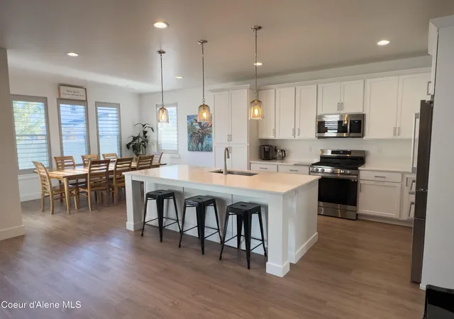 Photo 3 of Single family home for sale at 572 University Park Way, Sandpoint, ID 83864 | MLS# 26-8965 | Listing updated on 2026-09-15