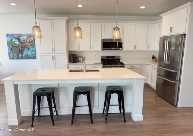 Photo 4 of Single family home for sale at 572 University Park Way, Sandpoint, ID 83864 | MLS# 26-8965 | Listing updated on 2026-09-15