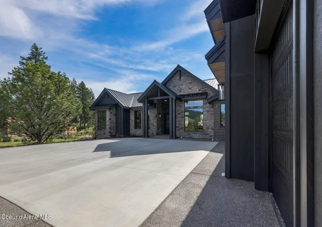 Photo 3 of Sale Pending at 16780 S Gypsum Ct, Coeur D Alene, ID 83814 | MLS# 26-9042 | Listing updated on 2026-09-18