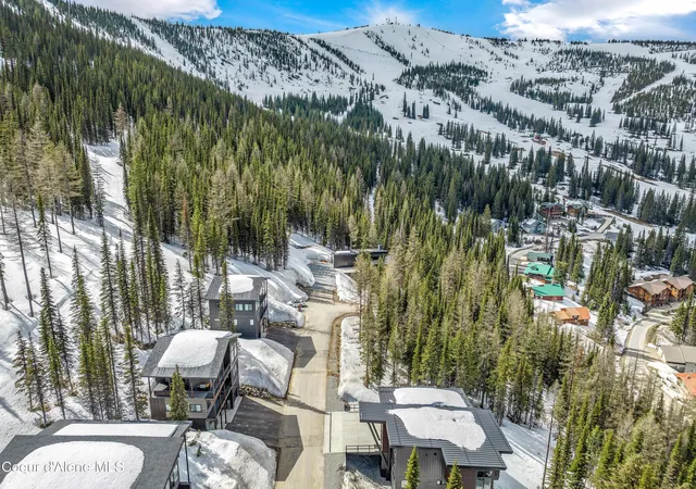 Photo 3 of Single family home for sale at 112 Lower Wyvern Way, Sandpoint, ID 83864 | MLS# 26-9082 | Listing updated on 2026-09-04