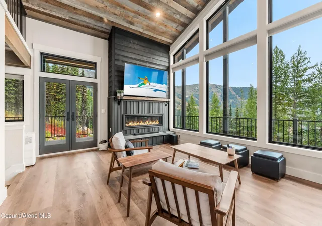 Photo 4 of Single family home for sale at 112 Lower Wyvern Way, Sandpoint, ID 83864 | MLS# 26-9082 | Listing updated on 2026-09-04