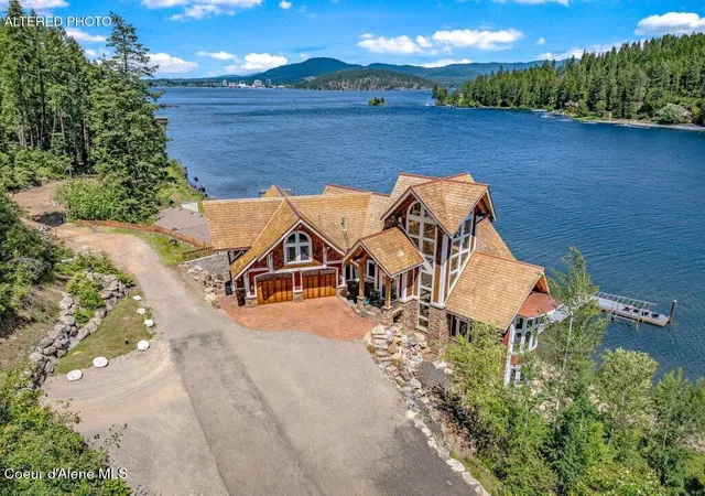 Photo 3 of Single family home for sale at 3710 S Westway Dr, Coeur D Alene, ID 83814 | MLS# 26-8929 | Listing updated on 2026-09-01