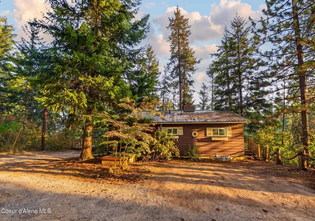 Photo 2 of Sale Pending at 2270 W Carder Ln, Coeur D Alene, ID 83814 | MLS# 26-8944 | Listing updated on 2026-09-07