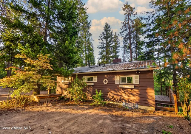 Photo 3 of Sale Pending at 2270 W Carder Ln, Coeur D Alene, ID 83814 | MLS# 26-8944 | Listing updated on 2026-09-07