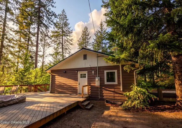 Photo 3 of Sale Pending at 2270 W Carder Ln, Coeur D Alene, ID 83814 | MLS# 26-8944 | Listing updated on 2026-09-07