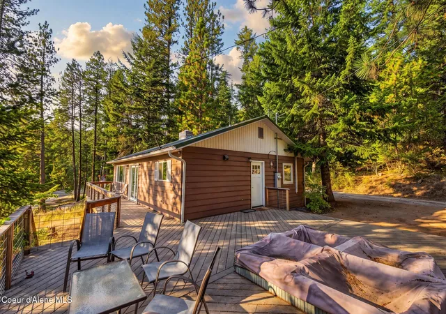 Photo 4 of Sale Pending at 2270 W Carder Ln, Coeur D Alene, ID 83814 | MLS# 26-8944 | Listing updated on 2026-09-07