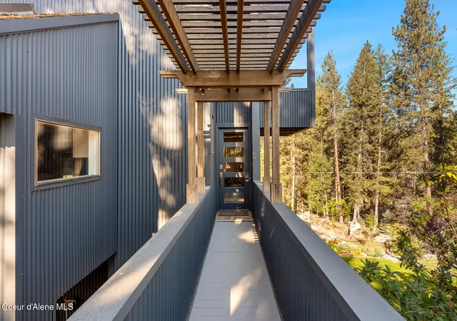 Photo 2 of Single family home for sale at 355 S Hidden Cvs Rd, Coeur D Alene, ID 83814 | MLS# 26-9016 | Listing updated on 2026-09-14