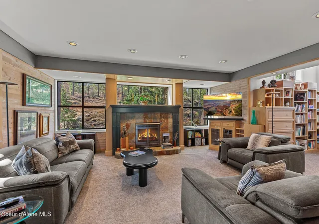 Photo 3 of Single family home for sale at 355 S Hidden Cvs Rd, Coeur D Alene, ID 83814 | MLS# 26-9016 | Listing updated on 2026-09-14