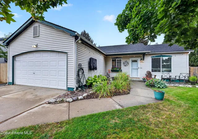 Photo 1 of Single family home for sale at 2201 N Cabinet St, Post Falls, ID 83854 | MLS# 26-9174 | Listing updated on 2026-09-20