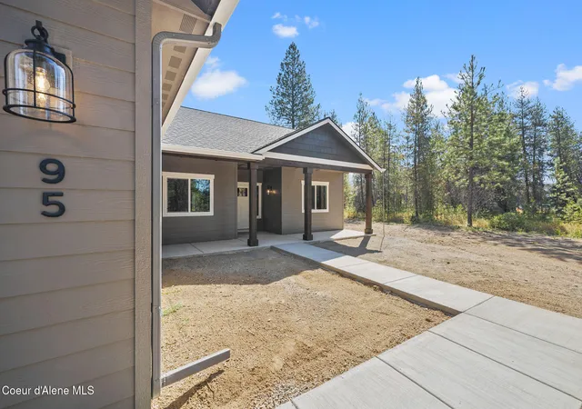 Photo 3 of Sale Pending at 95 Wyatt Ln, Spirit Lake, ID 83869 | MLS# 26-8939 | Listing updated on 2026-09-19