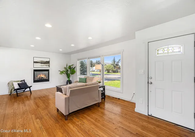 Photo 3 of Single family home for sale at 7040 N 15th Street, Dalton Gardens, ID 83815 | MLS# 26-8982 | Listing updated on 2026-09-16