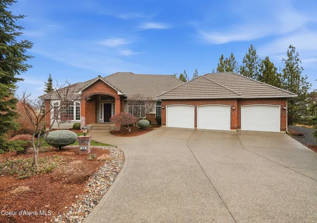 Photo 3 of Single family home for sale at 724 N Lancashire Ln, Liberty Lake, WA 99019 | MLS# 26-8957 | Listing updated on 2026-09-01