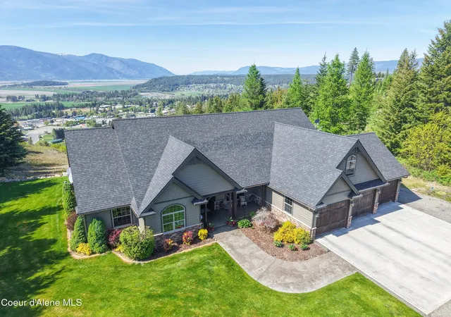 Photo 2 of Single family home for sale at 493 Scenic Dr, Bonners Ferry, ID 83805 | MLS# 26-8981 | Listing updated on 2026-09-02